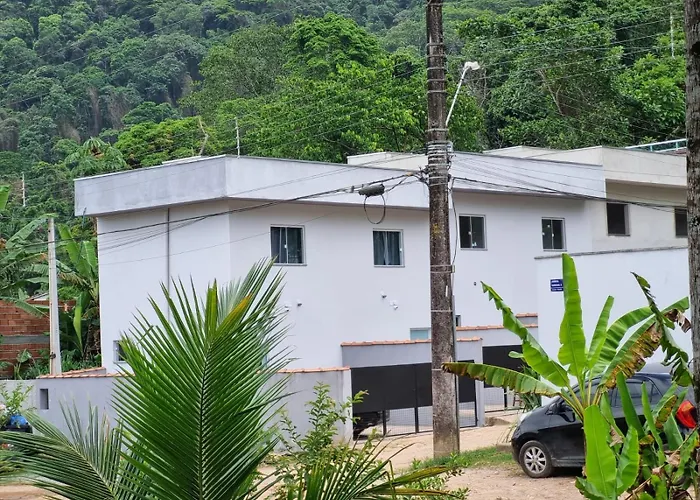 Apto novo 400m da praia Enseada